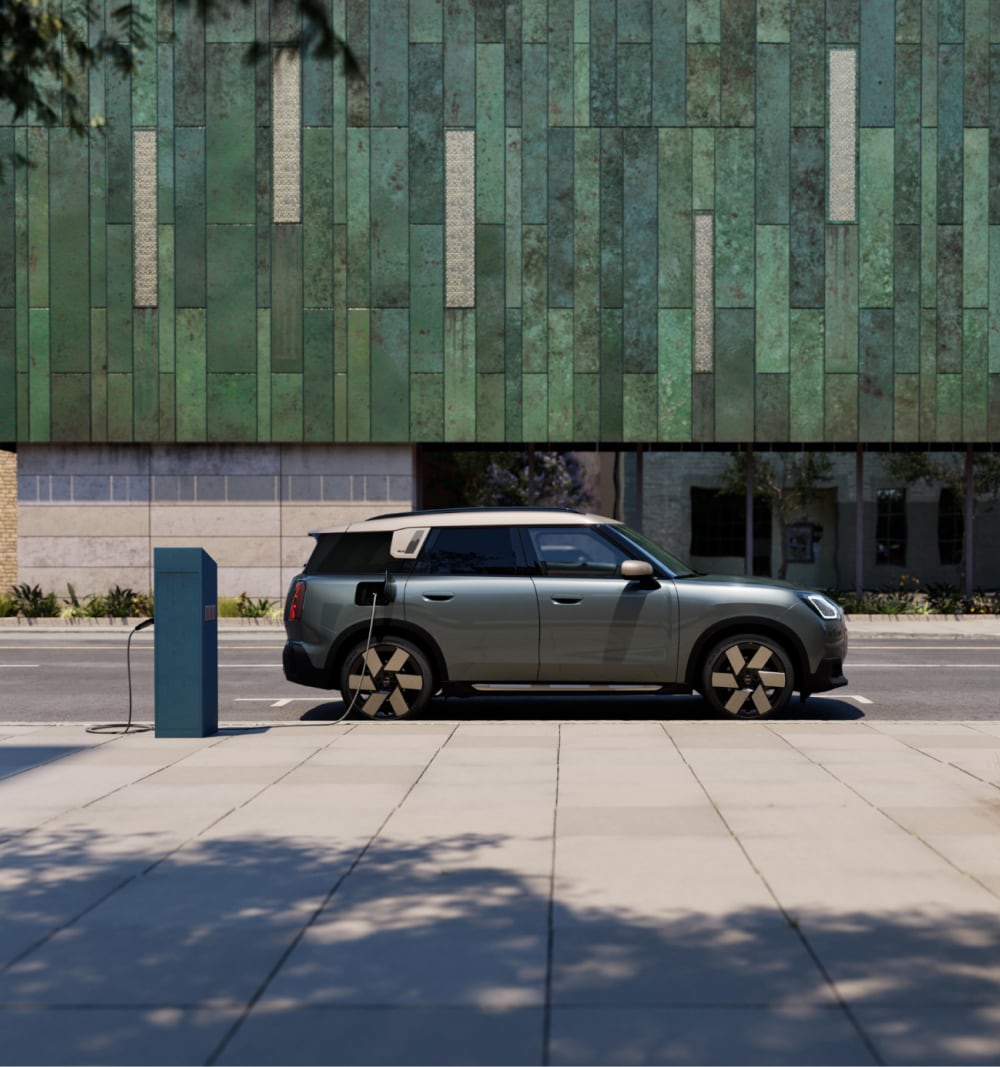 Side view of MINI Countryman